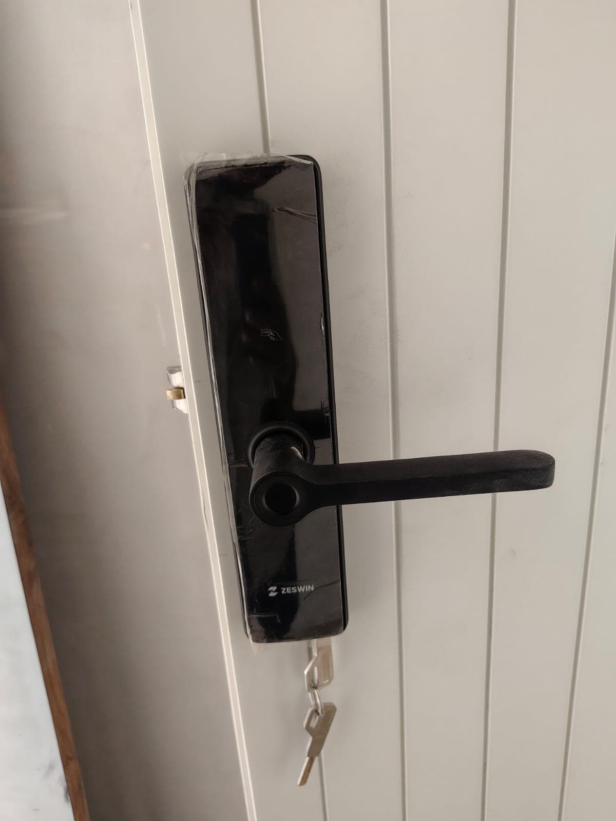 Premium matte-black lever