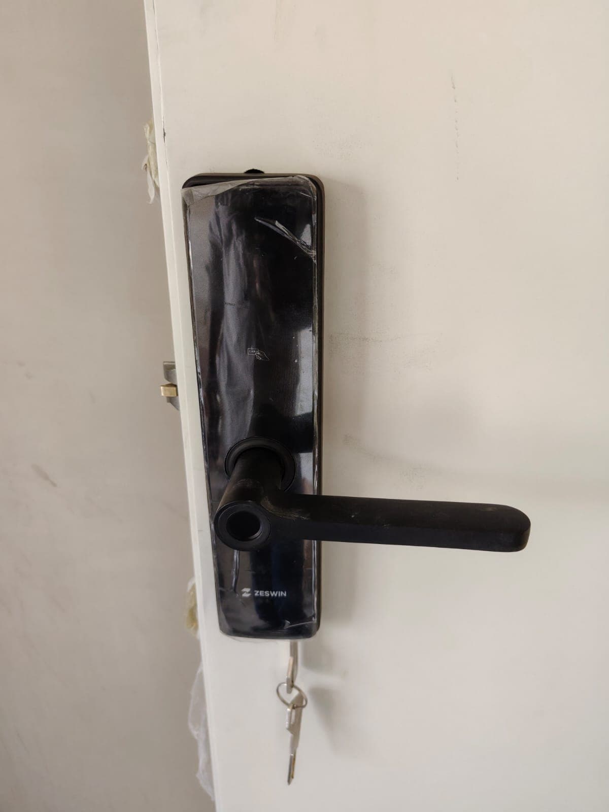 Seamless on-door fit